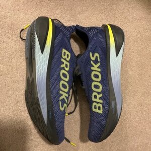 Brooks Hyperion 2 lightweight running shoes size 9 men’s